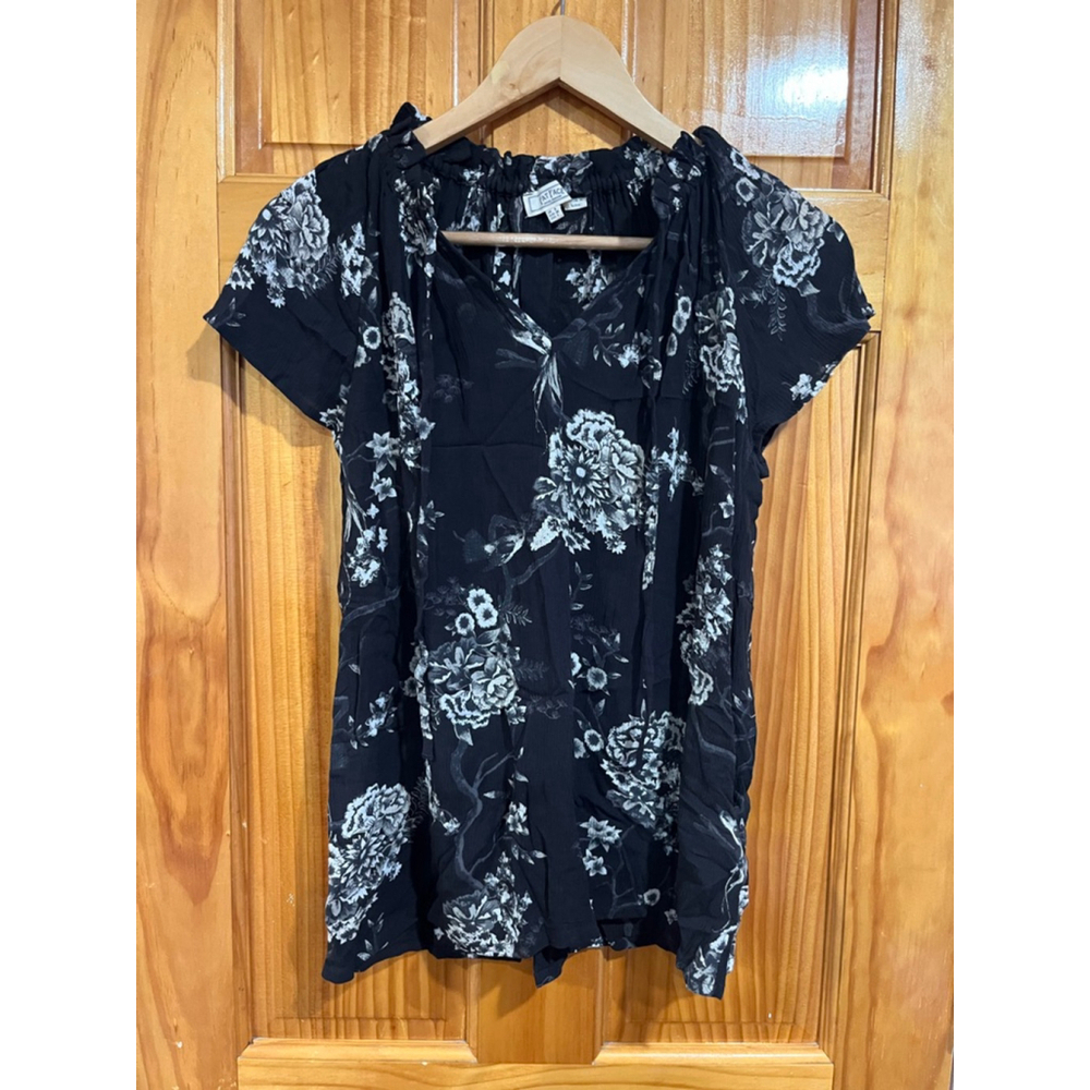 Fat Face Women's Short Sleeve Front Tie V Neck Bird Print Feminine Ditsy Blouse